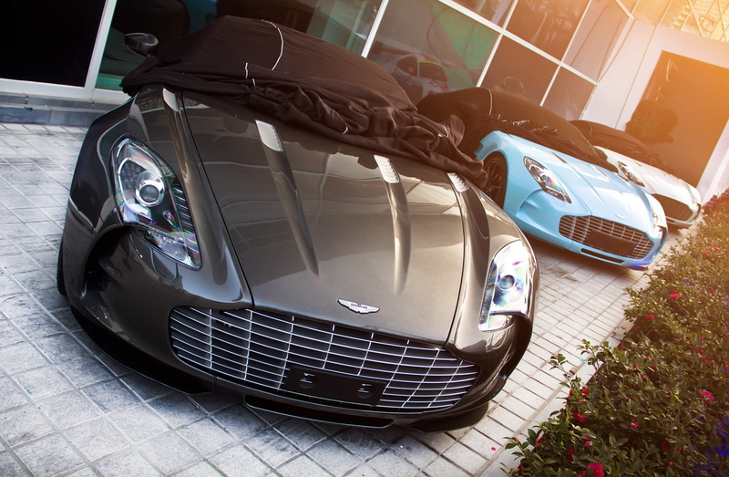 new, technology, outdoors, motor Vehicle, land Vehicle, shiny, aston martin, retro styled, business, supercar, mode of Transport, garage, speed, street