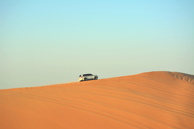 motor vehicle, dune, 5K, leisure activities, remote, scenics - nature, offroad, wheel, machine, slope, expedition, road trip, day, land vehicle, clear sky