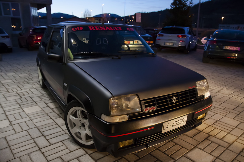 outdoors, street, vehicle, no people, retro styled, tire, abruzzo, stationary, france, laquila, motor vehicle, car, city street, (aq), city, spoke, 5 gt