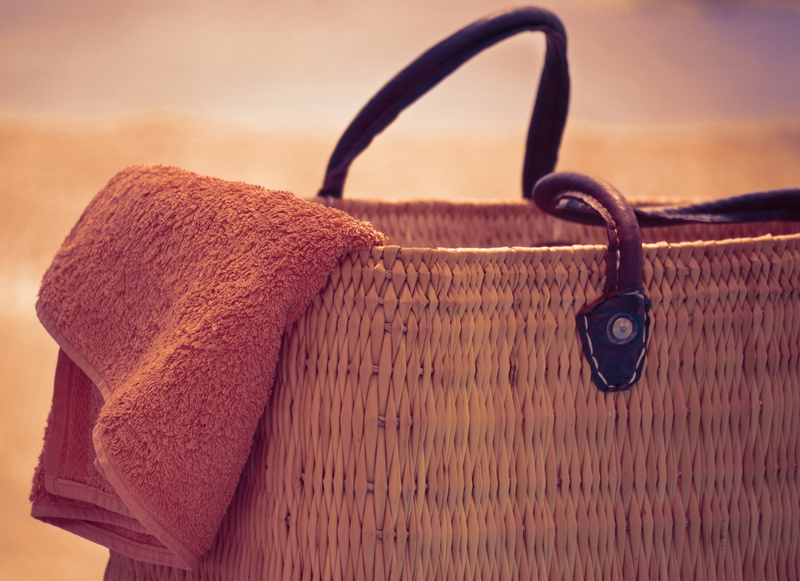 sea, day, focus on foreground, brown, old, still life, hanging, summer, bag, handle, leisure, coat hook, recreation, sun, metal, wood - material, simplicity