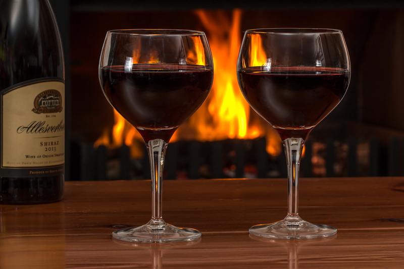indoors, log fire, warmth, drinking glass, stemmed, transparent, clear, long, shiraz, celebrate, alcohol, refreshment, atmosphere, wineglass, freshness