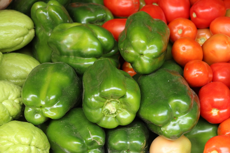 wellbeing, choice, vegetable, bell pepper, recife, green bell pepper, no people, abundance, fair, retail, food, vegetables, chayote, green color, fresh