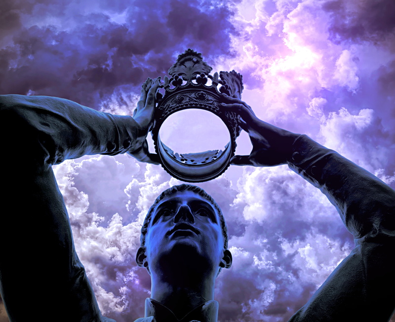 crown, cloud - sky, bronze, storm clouds, nature, shakespeare, history, transportation, sky, adult, statue, outdoors, human face, human arm, arms raised