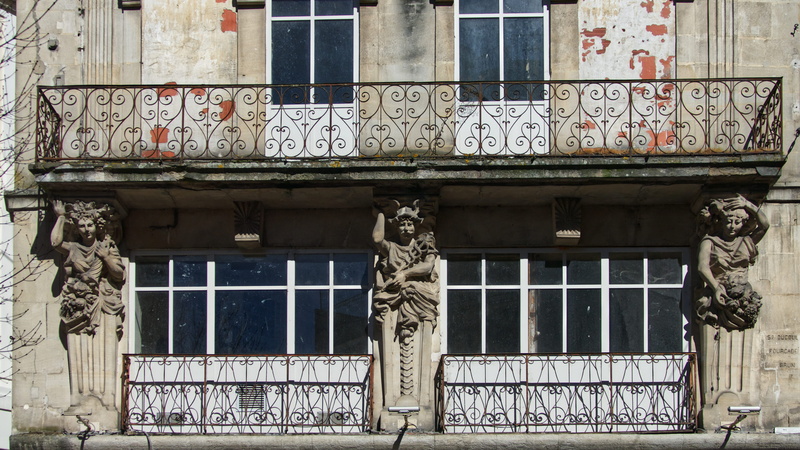 shutter, 14 rue denis papin, built structure, building, architecture, railing, closed, no people, entrance, balcony, outdoors, agen, communication, human
