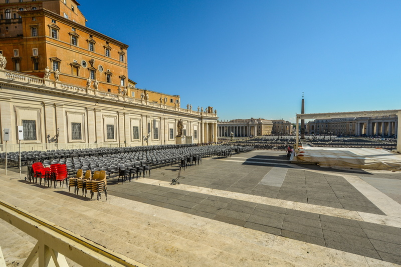 italy, monument, history, catholic, travel destinations, built structure, day, architecture, destination, center, peters, column, vatican, group of people