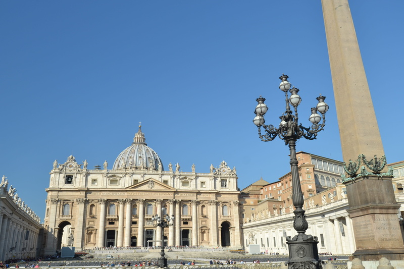 sculpture, blue, basilica, building exterior, representation, travel destinations, religion, sky, catholic, the past, nature, city, potato, no people, clear sky