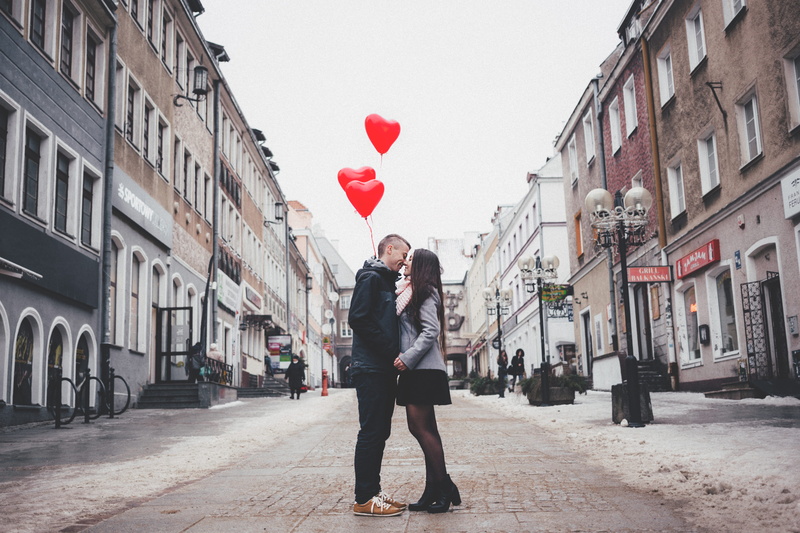 city, men, red, walking, emotion, architecture, valentine, kissing, road, street, young men, valentines day - holiday, lovers, 5K, enjoyment, building exterior