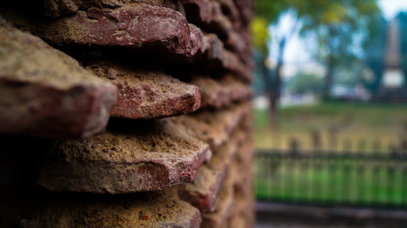 focus on foreground, india, @ishant_mishra54, day, close-up, boundary, monuments, lucknow, balance, tree, uttar pradesh, incredible india, old, metal, mishra