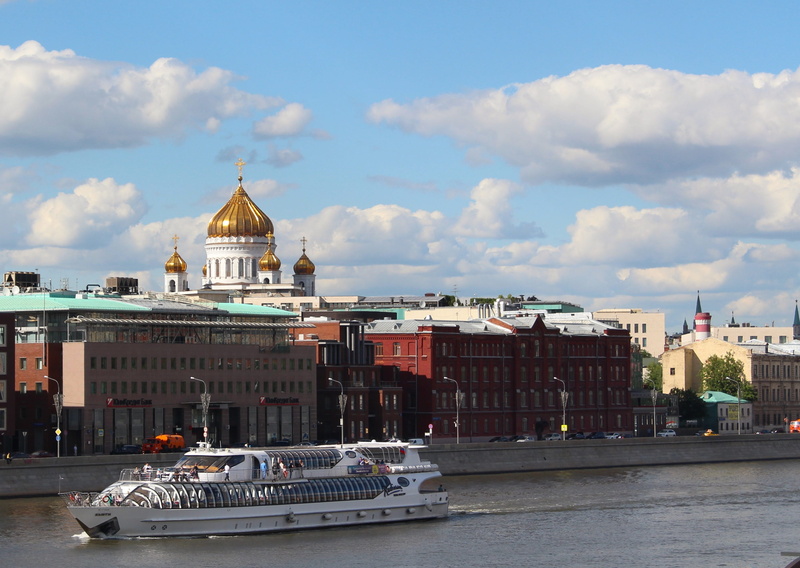 boat, golden domes, church, water, 2K, moscow, nautical vessel, built structure, religion, waterfront, craft, city, clouds, cloud - sky, mode of transportation