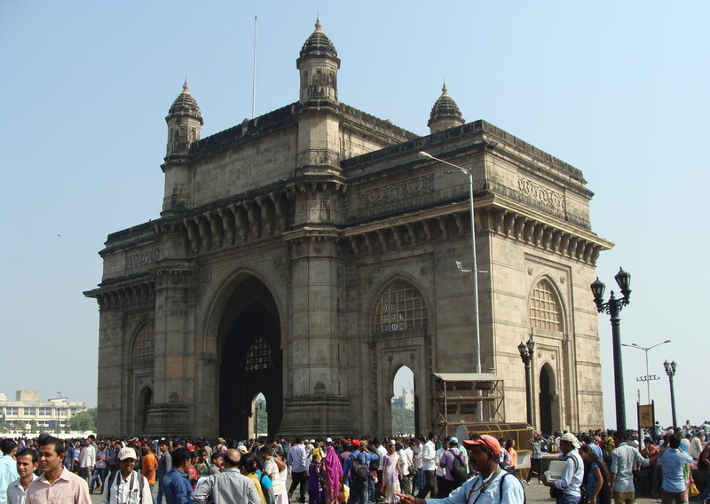 nature, arabian sea, outdoors, tourism, lifestyles, history, waterfront, architecture, indo-saracenic revival, large group of people, clear sky, real people