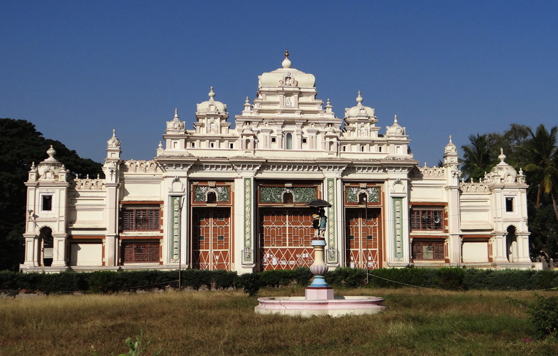 history, white, tree, no people, nature, grass, castle, built structure, india, building exterior, brown, sky, trees, travel, the past, day, indian, clear sky
