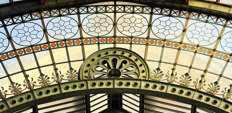design, white, close up, round arch, no people, the past, railing, ornate, low angle view, arch, metal, travel destinations, interior, built structure