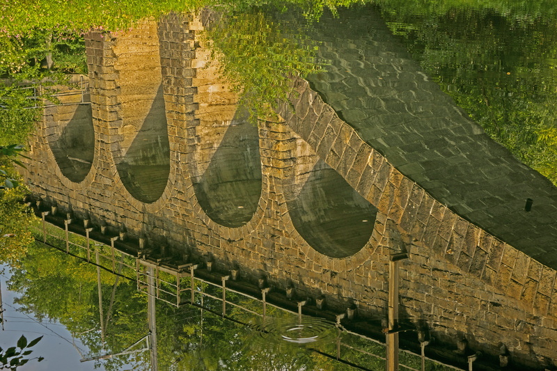 water, day, no people, 5K, railway bridge, mirroring, grass, plant, travel destinations, history, round arch, high angle view, arch, outdoors, old, building exterior