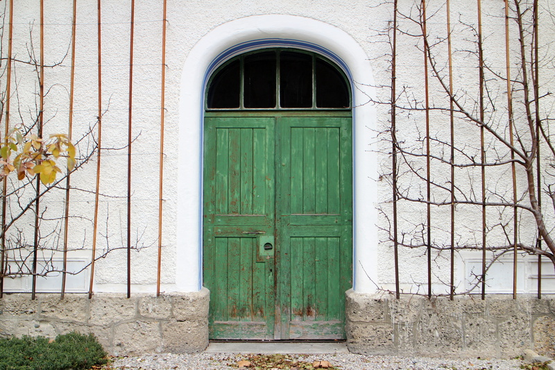 house, round arch, wood, arch, architecture, outdoors, security, trees, wood - material, entrance, ancient times, wood doors, house entrance, built structure