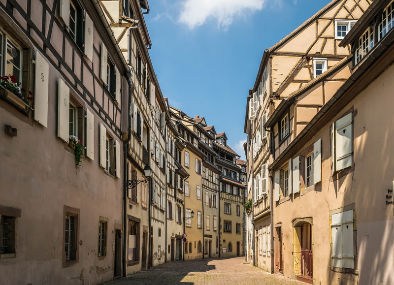 day, urban Scene, street, row house, built Structure, in a row, cloud - sky, sky, alsace, view, italy, historically, cobblestones, buildings, romantic