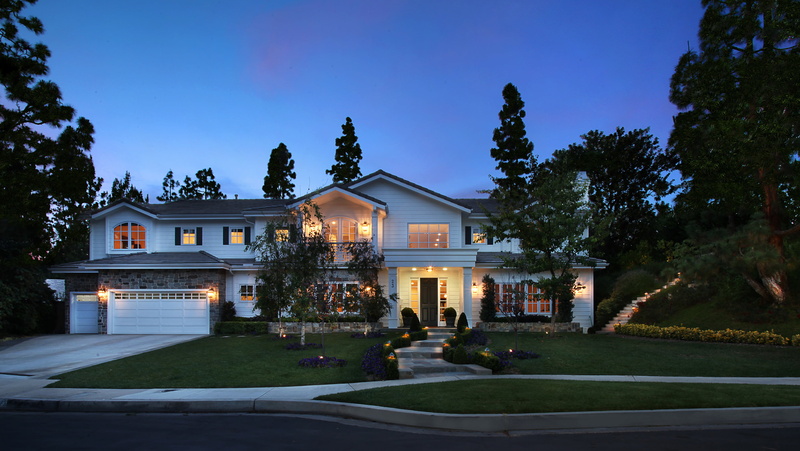 lights, lawn, 2K, track, design, built structure, wealth, architecture, outdoors, luxury, suburb, modern, house, garage, driveway, building exterior, home ownership