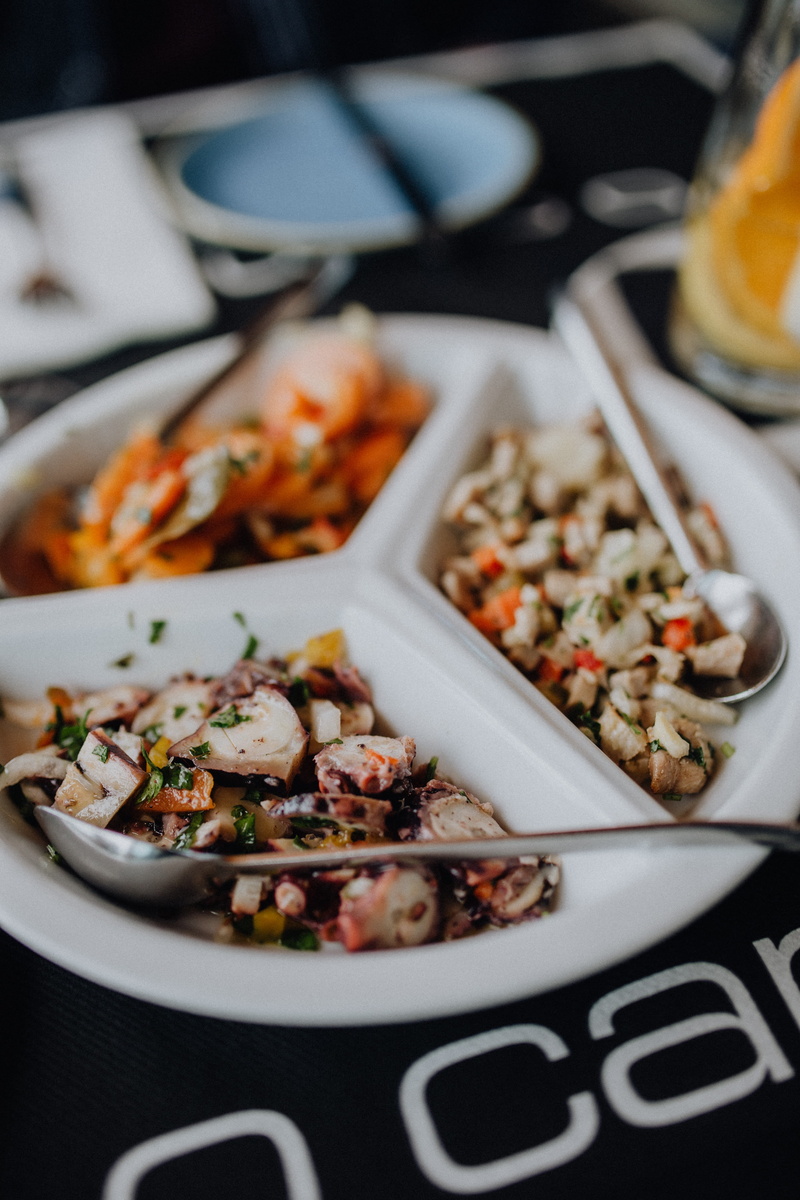 still life, tray, ready-to-eat, asian food, various, selective focus, Lagos, o, bowl, portugal, table, algarve, seafood, no people, crockery, tuna, tuna steak