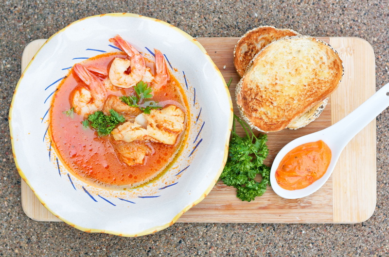 4K, croutons, seafood soup, greens, tomato sauce, shrimp