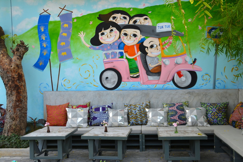 eating, table, 5K, tuk tuk, attraction, hotel, picture, arrangement, wall, glass, cartoon, lifestyle, large group of objects, creativity, leisure, architecture