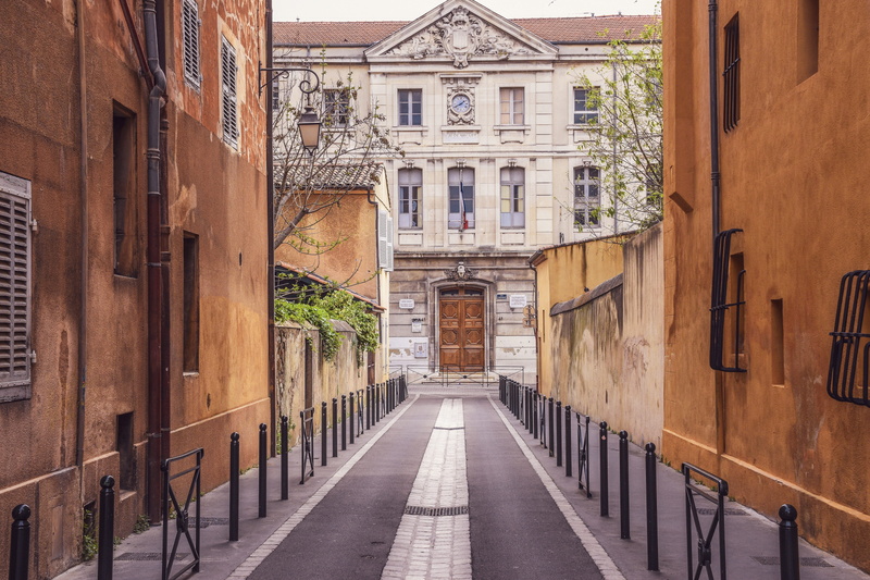 residential district, cultural, bouches-du-rhône, wall - building feature, architecture, places, ancient, transportation, medieval, france, the past, window
