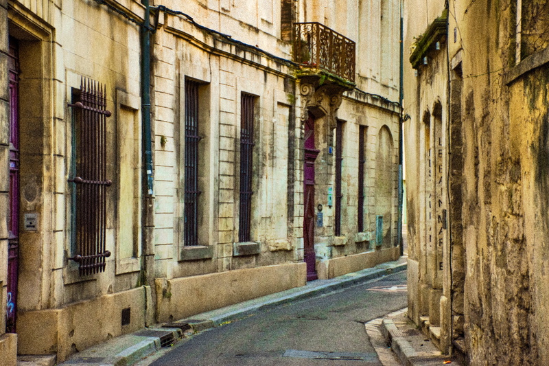building, medieval, city, editorial, building exterior, aix-en-provence, 5K, architecture, outdoors, ancient, weathered, quiet, built structure, wall - building feature