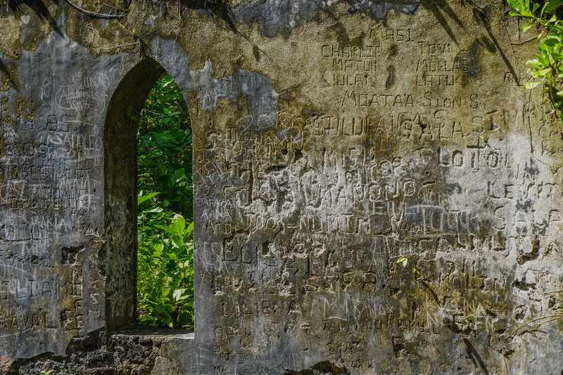 ruined, pavement, outdoors, wall - building feature, ground, 5K, the past, plant, sidewalk, slate, old, walkway, architecture, flagstone, ivy, history