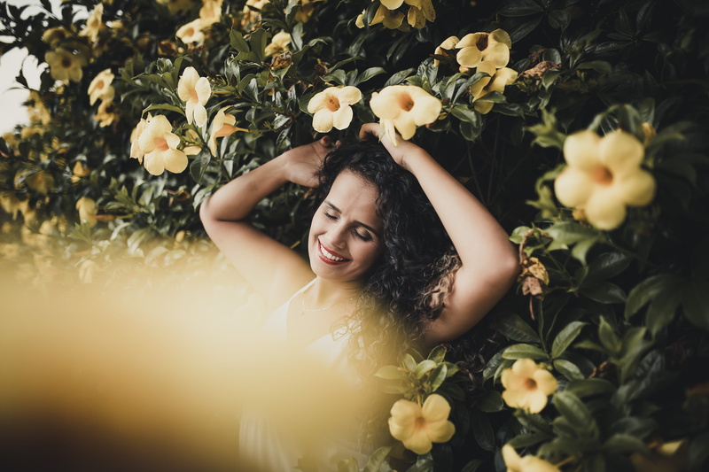 flowering plant, blur, happy, smile, pretty, woman, glamour, petals, bloom, fashion, model, hairstyle, leaves, person, female, yellow flowers, garden, flora