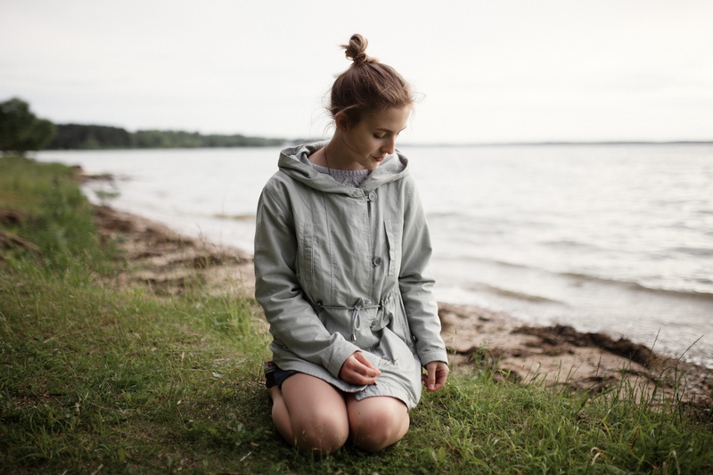 field, lifestyles, grass, sky, one person, belarus, casual clothing, 5K, woman, water, people, female, focus on foreground, young adult, pose, girl, young women