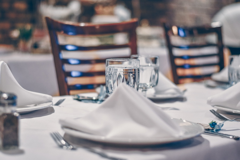 seat, place setting, crockery, photo, drinking, restaurant, eating utensil, plate, dining, depth, fork, tableware, glass items, no people, 5K, furniture