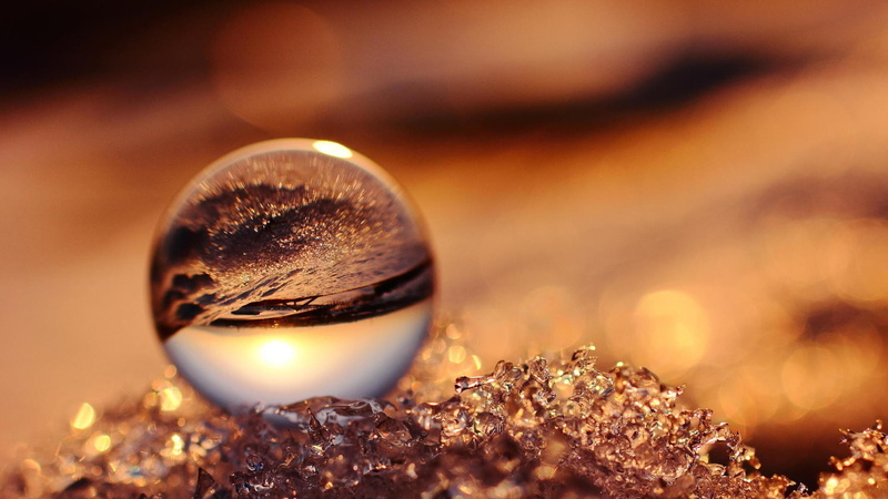 holiday, pearl jewelry, gemstone, selective focus, 1080P, nature macro glass ball sphere transparency water waves reflection sun sky bokeh depth of field