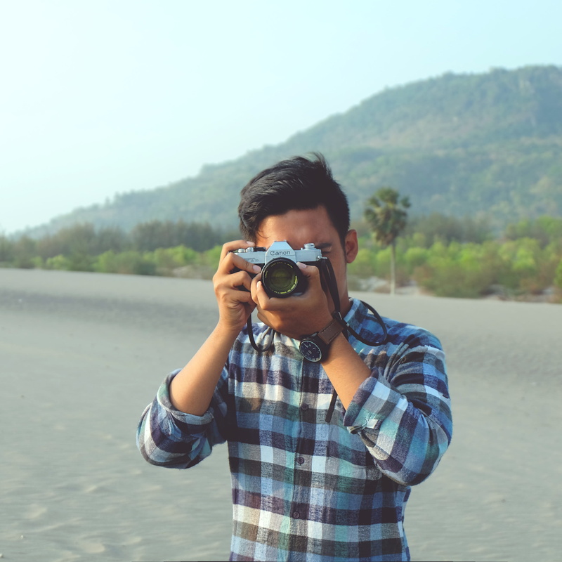 camera, day, focus on foreground, standing, man, blue, nature, young adult, land, casual clothing, binoculars, 2K, young men, black, photography, canon
