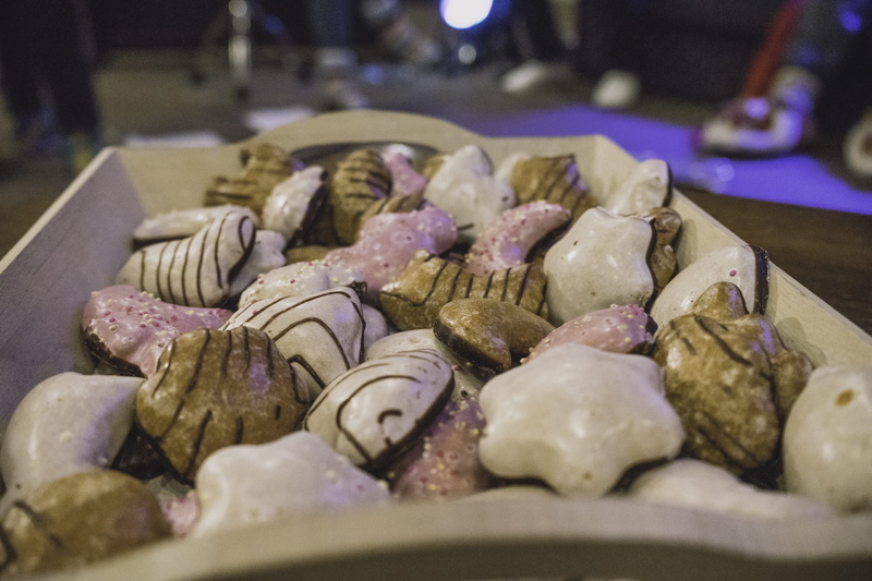 healthy eating, sugar, dumpling, preparation, cookie, chinese food, close-up, selective focus, meat, raw food, freshness, indoors, serving size, party