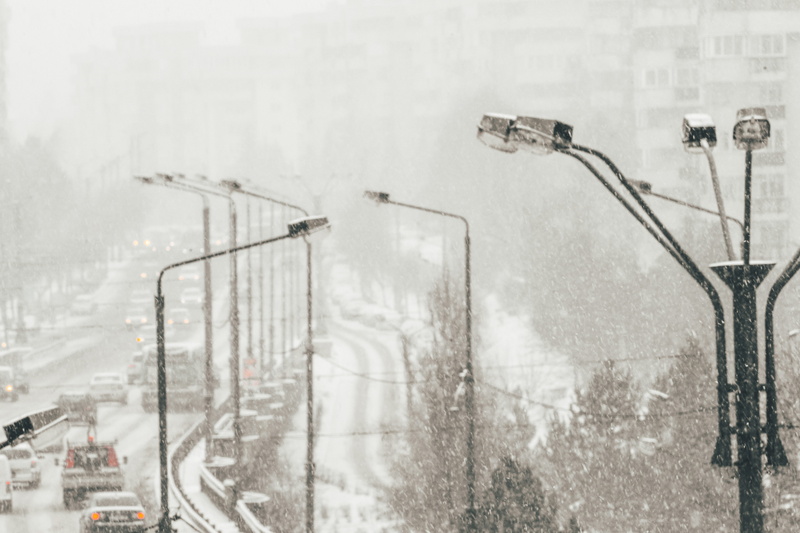 blizzard, architecture, light, street light, outdoors, snow, city, built structure, cars, no people, 5K, cluj-napoca, winter, extreme weather, romania