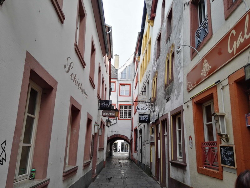 the way forward, architecture, allyway, built structure, no people, outdoors, diminishing perspective, narrow, germany, building exterior, footpath, building