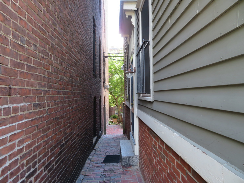 brick wall, entrance, 5K, built structure, house, city, alley, footpath, outdoors, building, wall - building feature, brick, residential district, door