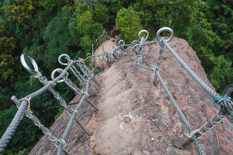 day, built structure, protection, rope, pingxi district, land, nature, plant, outdoors, 4K, scary, pingxicrag, chain, asia, security, high angle view