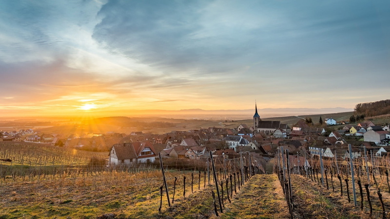 sunlight, land, white, France, cityscape, outdoors, landscape, beauty in nature, architecture, house, lens flare, nature, 1080P, orange color, field, boat