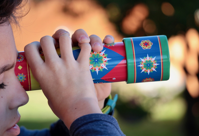 holding, boys, 4K, women, people, games, fun, scope, blue, childhood, men, body part, emotion, toy, finger, close-up, kaleidoscope, fantasia, children