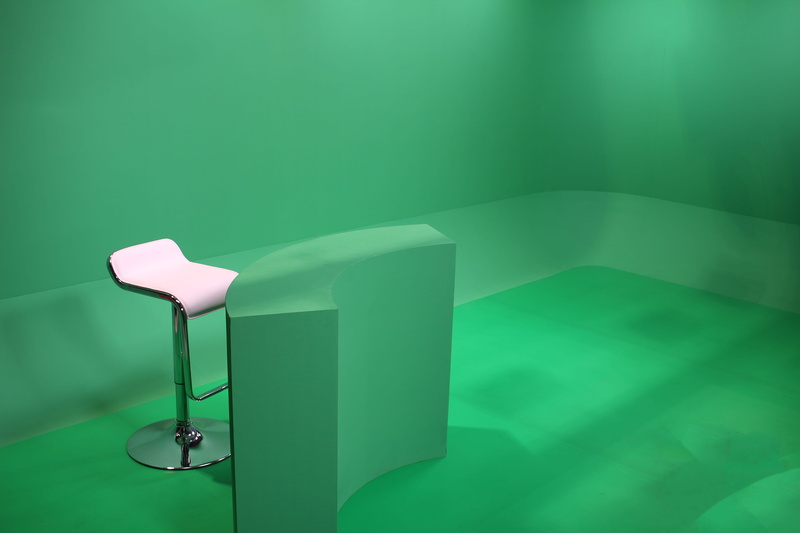 no people, turquoise colored, empty, green screen stage, architecture, modern, set, 5K, domestic room, metal, green color, green screen set, studio shot