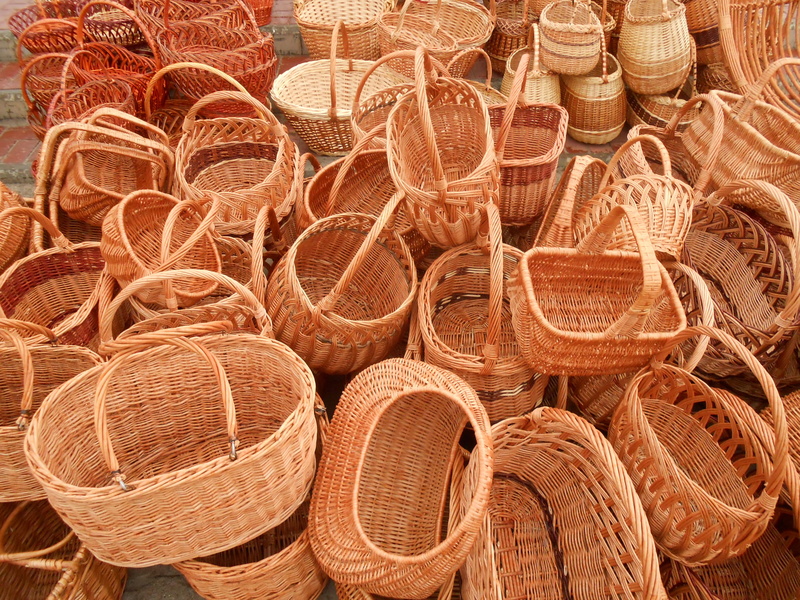woven, for sale, basket, no people, arrangement, straw, pattern, handmade, market, object, backgrounds, abundance, natural, wicker, day, empty, choice