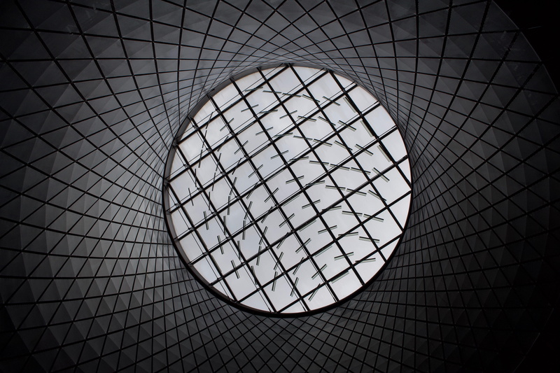 city, backgrounds, black Color, no People, illusion, gray, glass - Material, modern, new york, subway station, design, three-dimensional Shape, wire Mesh