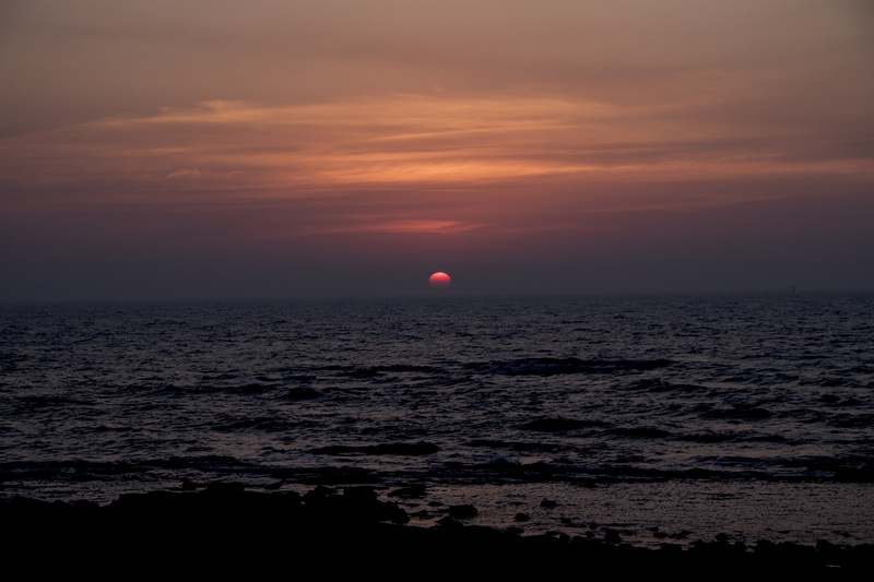 seashore, cloud - sky, red, beauty in nature, outdoors, sea, horizon over water, tranquil scene, non-urban scene, sun, india, seaside, horizon, water, idyllic