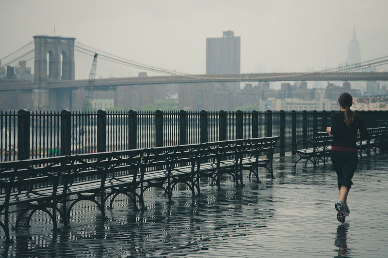 bridge, runs, architecture, 4K, Brooklyn Bridge, girl, New York, nyc, Brooklyn, tatuar, city, benches, USA, the city, New York City, rain, America