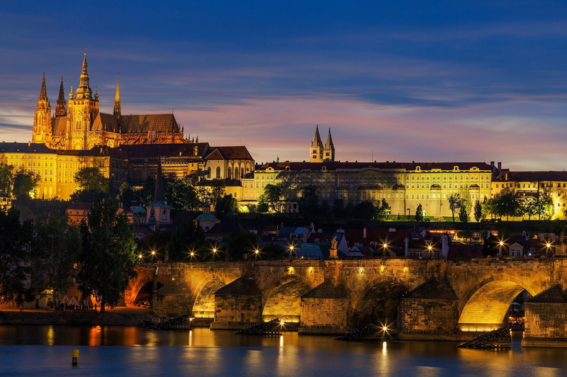 illuminated, Czech Republic, body, Charles bridge, Praha, Hradcany, no people, building, night, Hradčany, cityscape, nature, the past, lights, architecture
