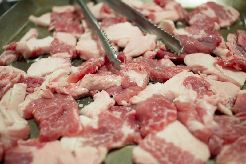 slice, red, business, teppan-yaki, food, back meat, chopped, raw Food, indoors, beef, still life, pork, 5K, food and drink, no people, wellbeing, red meat