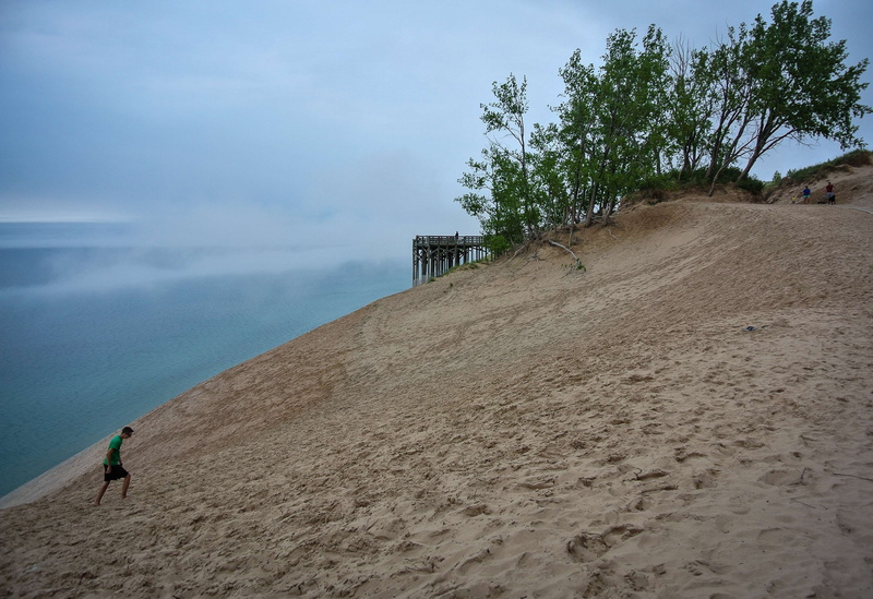 sleeping bear dunes, vacations, 2K, climb, lake michigan, scenic, lake, land, cloud - sky, overlook, scenics - nature, nature, trip, clouds, one person