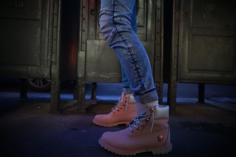side view, lifestyles, shoe, 5K, urban, standing, new york, human limb, denim, jeans, human foot, adult, human leg, outdoors, united states, one person