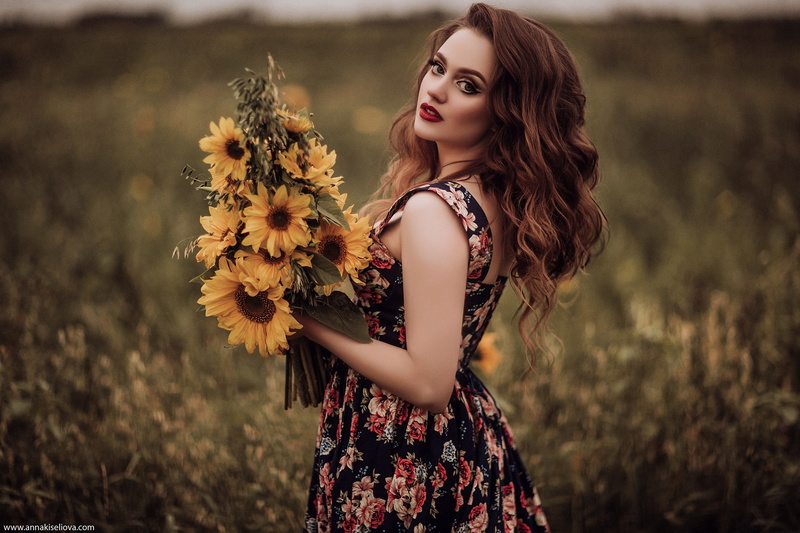 depth of field, women outdoors, dress, 1080P, model, sunflowers, Flower Dress, yellow flowers, brunette, women, looking at viewer