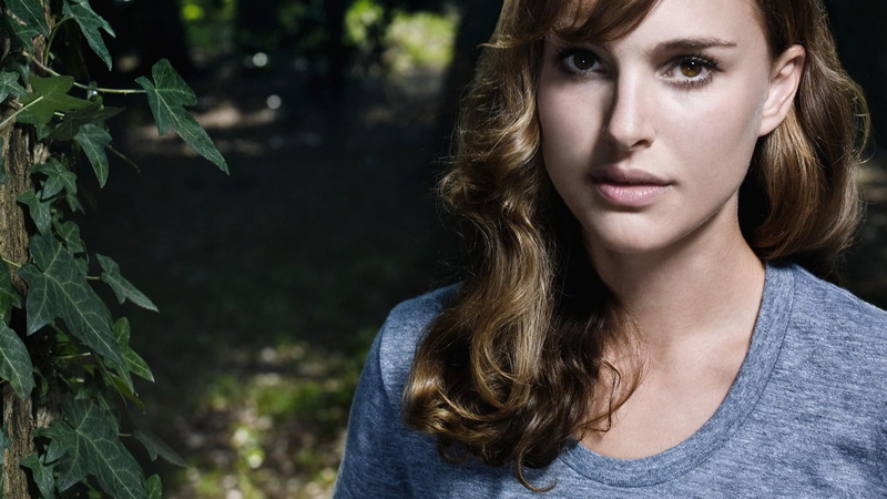 beauty, looking at camera, headshot, brown hair, hairstyle, human face, hair, contemplation, Natalie Portman, teenager, adult, 1080P, one person, casual clothing