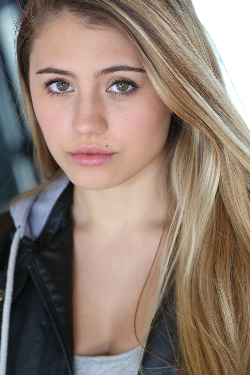 beauty, front view, long hair, women, hairstyle, beautiful woman, black jackets, 2K, closeup, human hair, one person, young women, blonde, blond hair